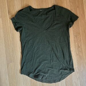 Lululemon Love crew shirt size 4 green